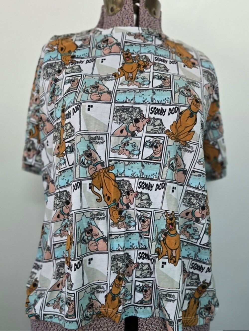 Scooby-Doo All Over Character Graphic Cartoon Print juniors Large (11-13)